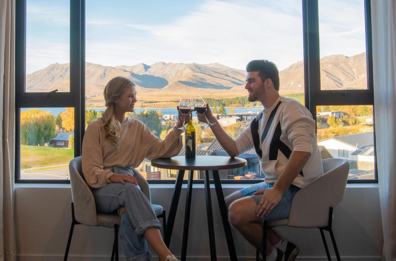 Galaxy Boutique Hotel Lake Tekapo Kültér fotó The Terrace Bar