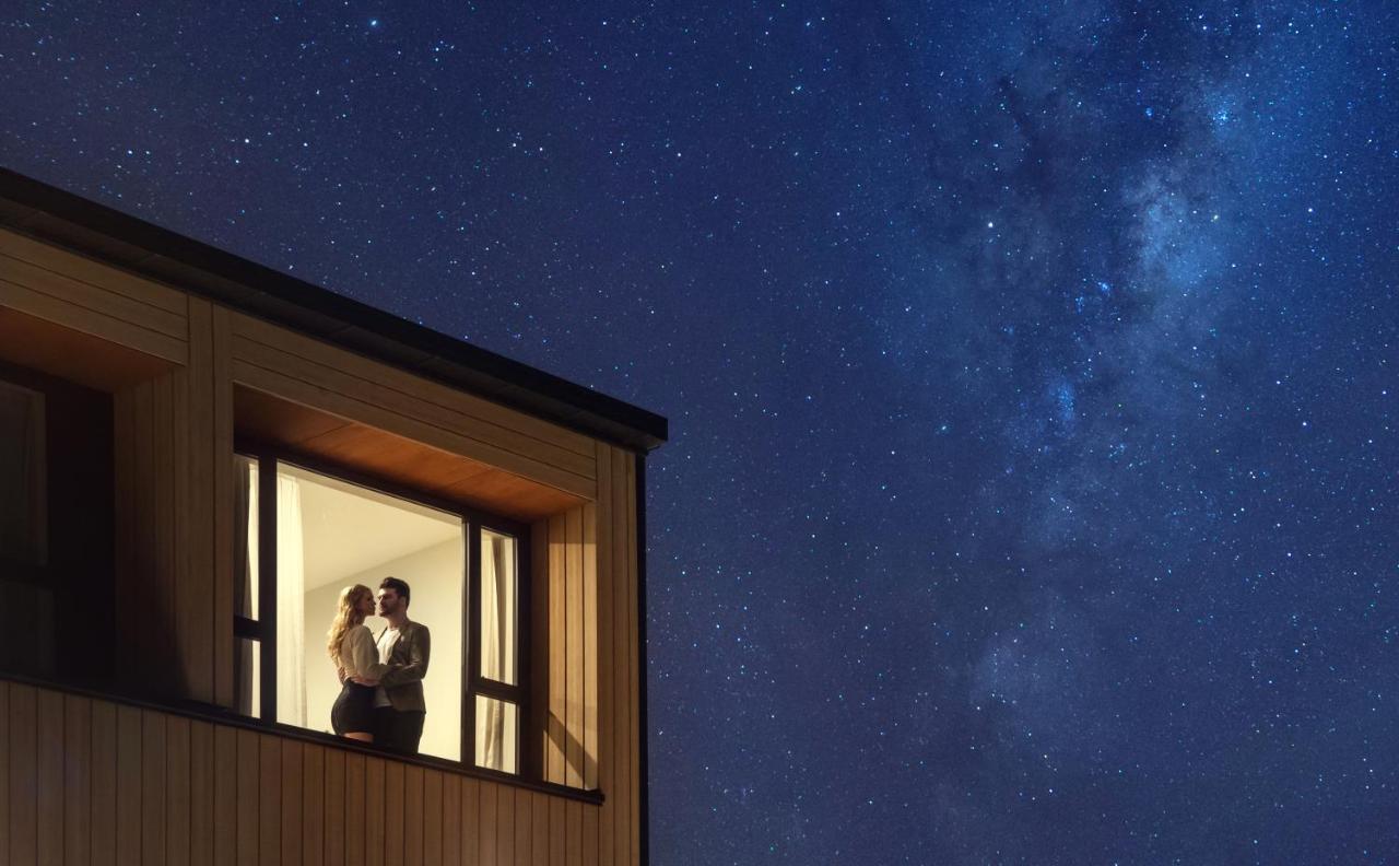 Galaxy Boutique Hotel Lake Tekapo Kültér fotó The Milky Way over the Southern Alps